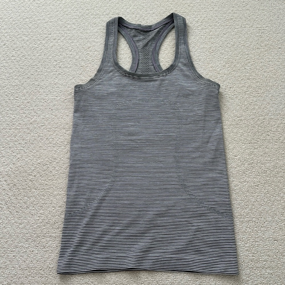 EXCELLENT condition Lululemon Swiftly Tech tanktop, Size 2